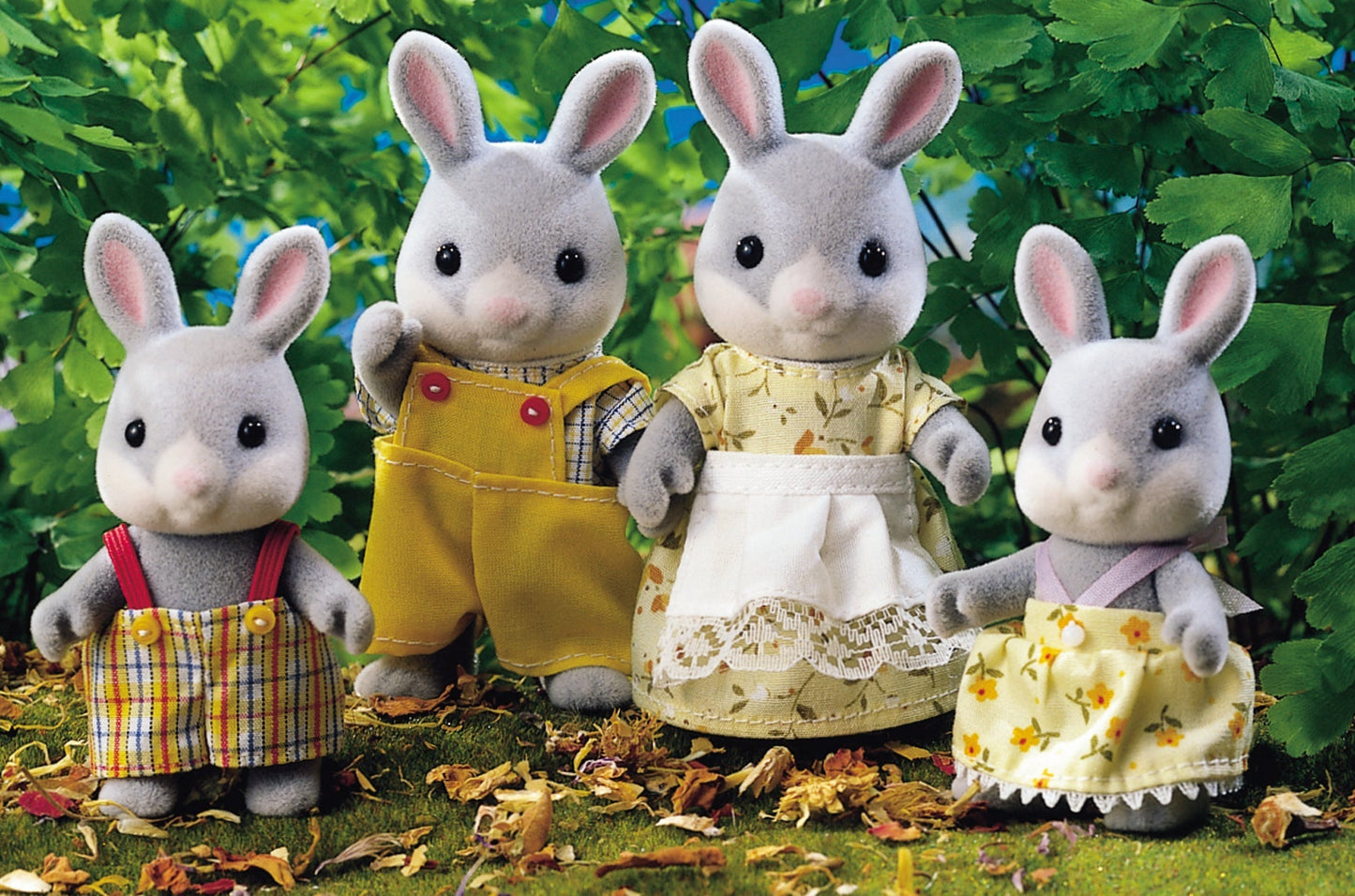 Sylvanian Families 4030 Cottontail Rabbit Family