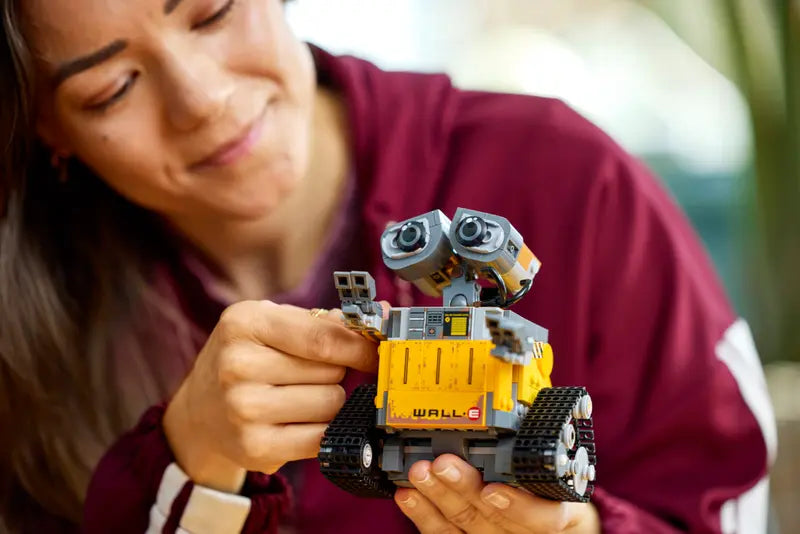 Lego 43279 Disney Pixar WALL-E and EVE