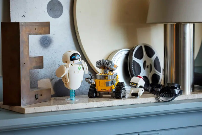 Lego 43279 Disney Pixar WALL-E and EVE