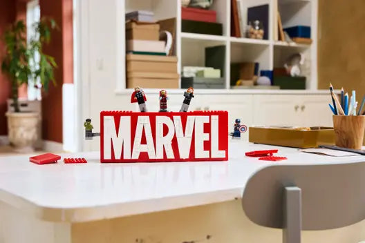 LEGO 76313 Marvel Super Heroes MARVEL Logo & Minifigures