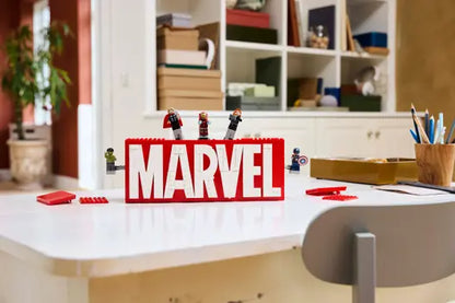LEGO 76313 Marvel Super Heroes MARVEL Logo & Minifigures