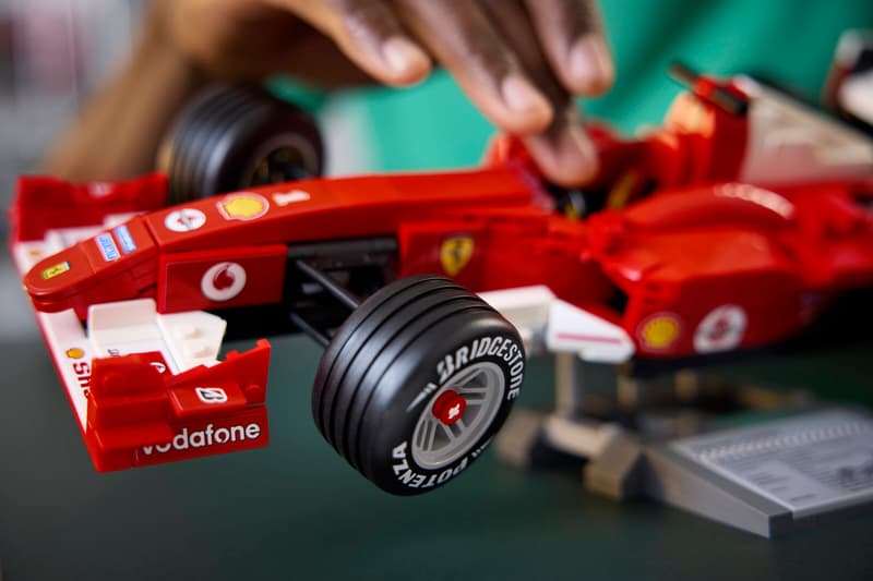 LEGO 11375 Icons Ferrari F2004 & Michael Schumacher