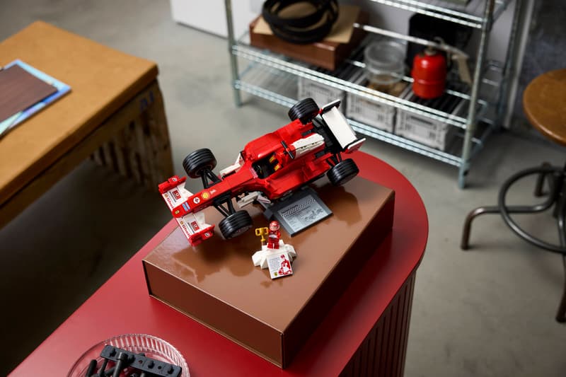 LEGO 11375 Icons Ferrari F2004 & Michael Schumacher